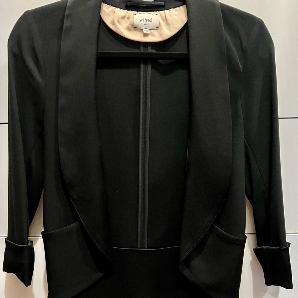 Aritzia Wilfred tuxedo jacket size 0